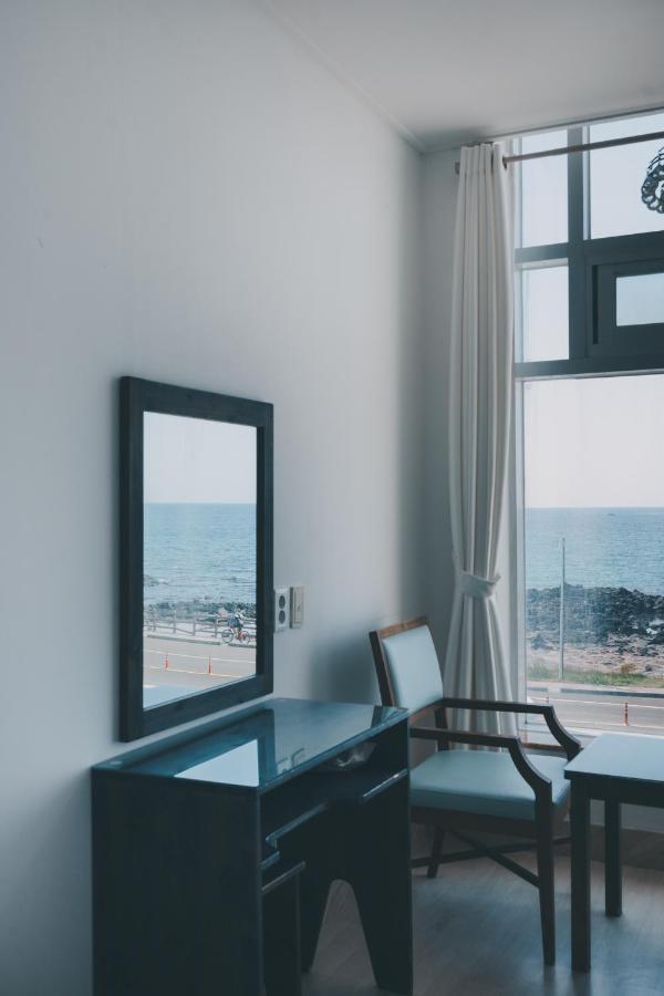 Hotel White House Jeju Exterior photo