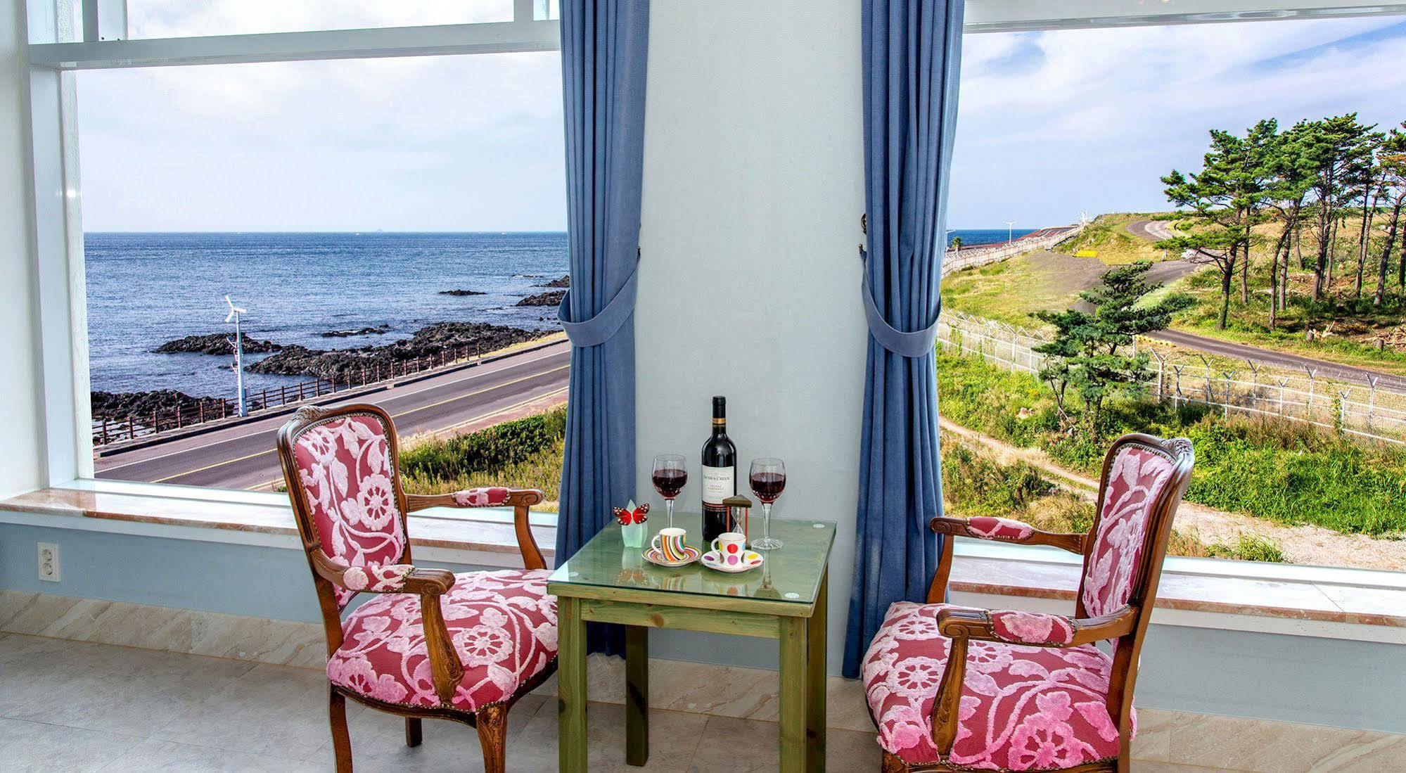 Hotel White House Jeju Exterior photo